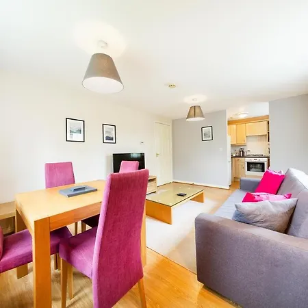 아파트 2 Bed 2 Bathroom Free Parking *