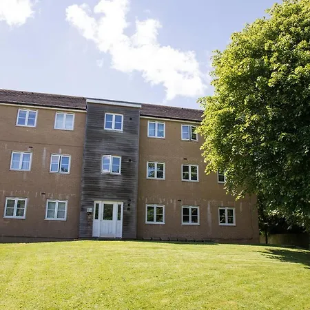 2 Bed 2 Bathroom Free Parking